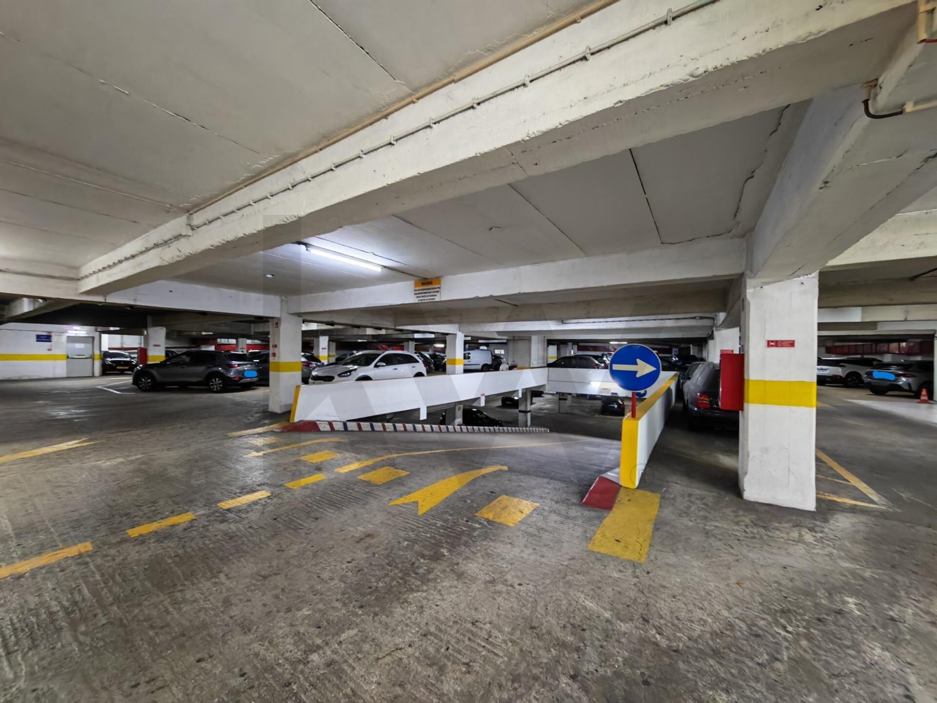 Parque de estacionamento público