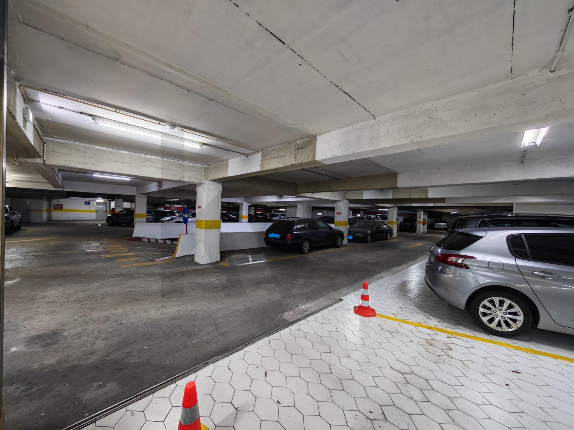 Parque de estacionamento público