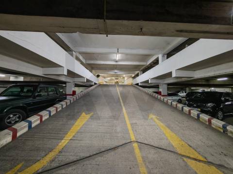 Parque de estacionamento público