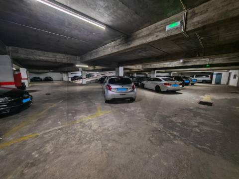Parque de estacionamento público