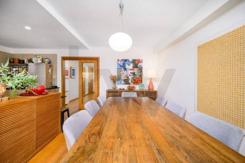 Apartamento T4 Triplex na Foz do Douro com Vista Mar e Terraços – 50m da Avenida Brasil