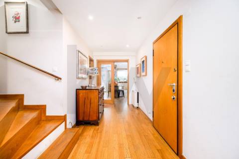 Apartamento T4 Triplex na Foz do Douro com Vista Mar e Terraços – 50m da Avenida Brasil