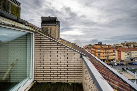 Apartamento T4 Triplex na Foz do Douro com Vista Mar e Terraços – 50m da Avenida Brasil