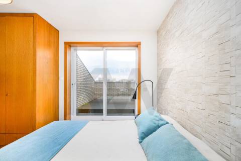 Apartamento T4 Triplex na Foz do Douro com Vista Mar e Terraços – 50m da Avenida Brasil