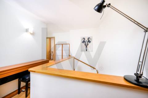 Apartamento T4 Triplex na Foz do Douro com Vista Mar e Terraços – 50m da Avenida Brasil