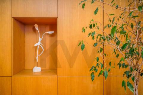 Apartamento T4 Triplex na Foz do Douro com Vista Mar e Terraços – 50m da Avenida Brasil