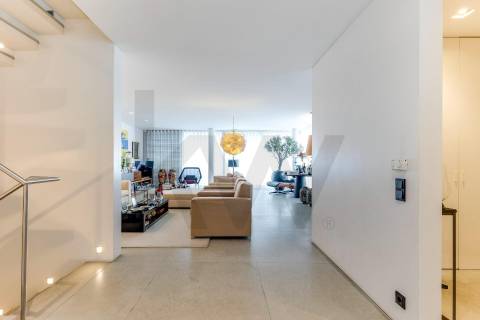 Moradia na Foz do Douro, situada na zona de Nevogilde 