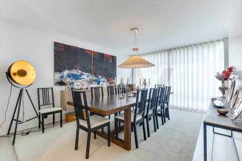 Moradia na Foz do Douro, situada na zona de Nevogilde 