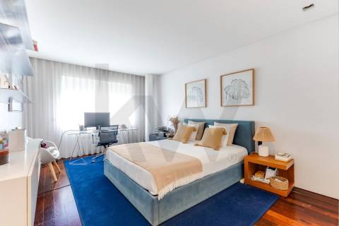 Moradia na Foz do Douro, situada na zona de Nevogilde 