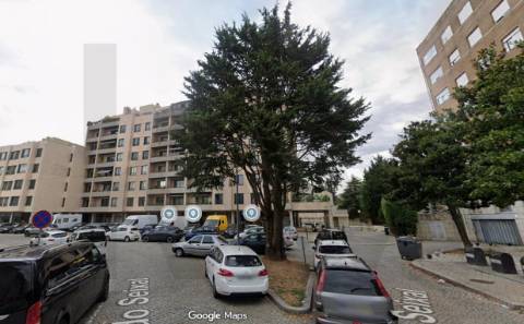 Apartamento T2 Mobilado com Garagem Dupla no Coração do Porto