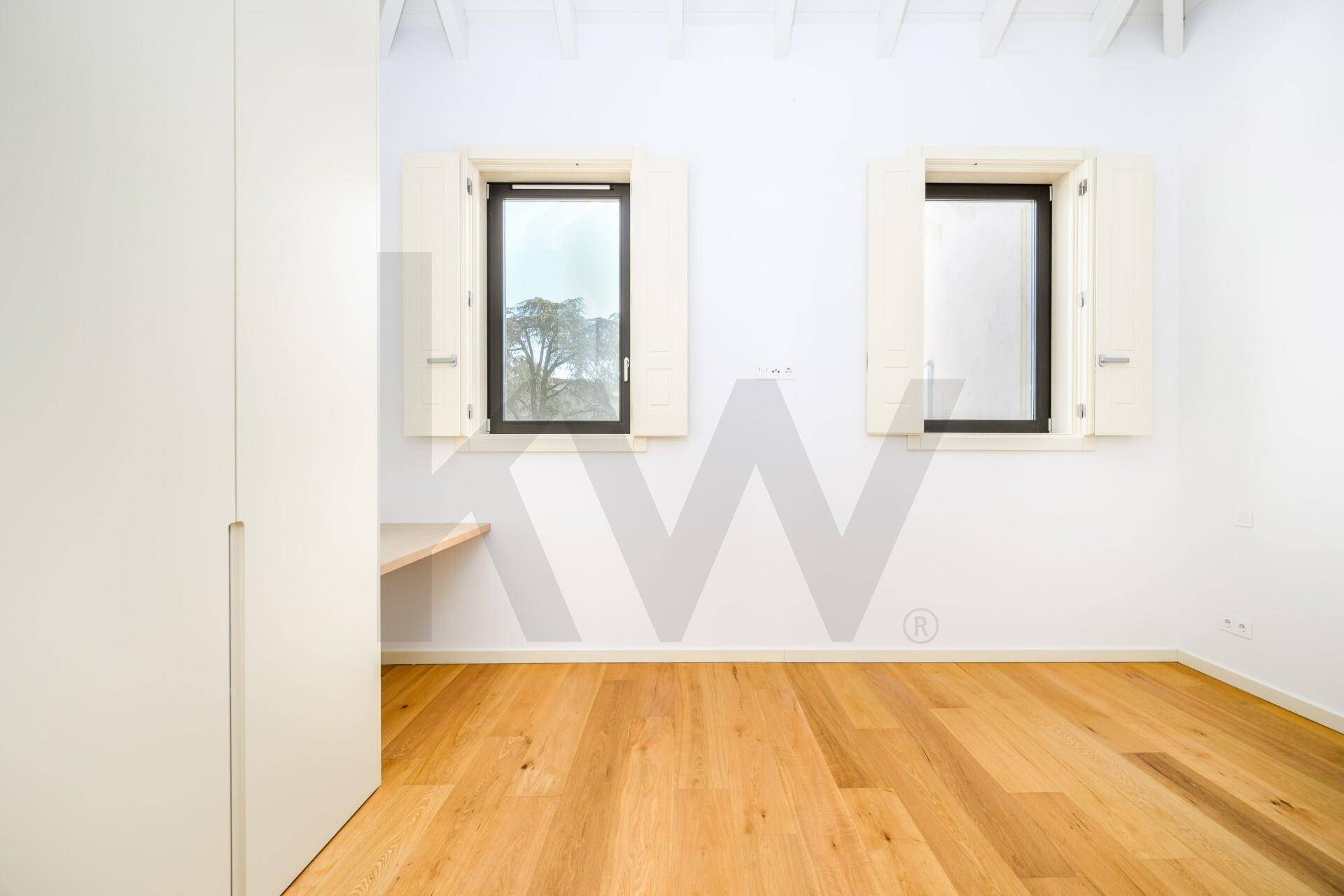 Apartamento T2 no Centro do Porto - frente ao Hospital Santo António