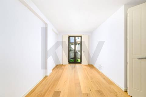 Apartamento T2 no Centro do Porto - frente ao Hospital Santo António