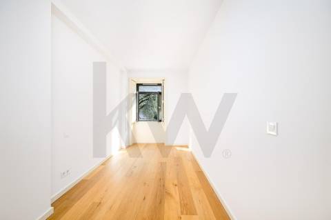 Apartamento T2 no Centro do Porto - frente ao Hospital Santo António