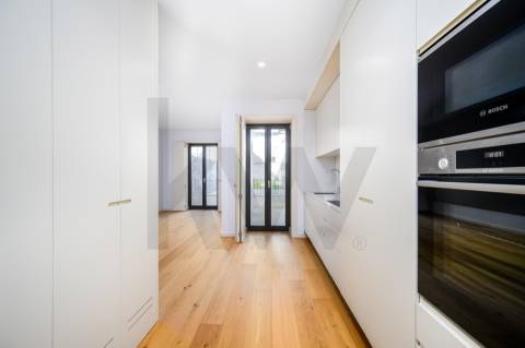 Apartamento T2 no Centro do Porto - frente ao Hospital Santo António