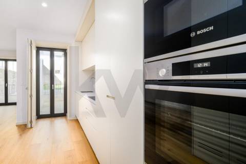 Apartamento T2 no Centro do Porto - frente ao Hospital Santo António