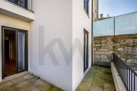 Apartamento T2 no Centro do Porto - frente ao Hospital Santo António