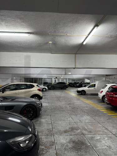 Garagem para Estacionamento – Junto à Praça de Velasquez (Porto)