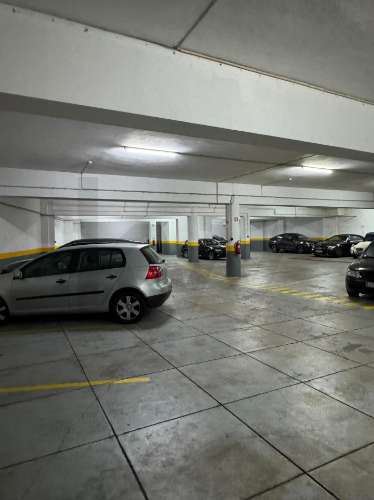 Garagem para Estacionamento – Junto à Praça de Velasquez (Porto)