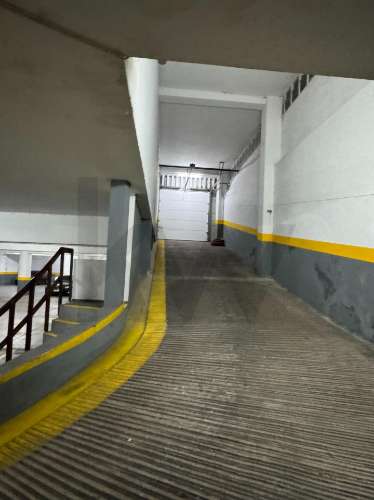 Garagem para Estacionamento – Junto à Praça de Velasquez (Porto)