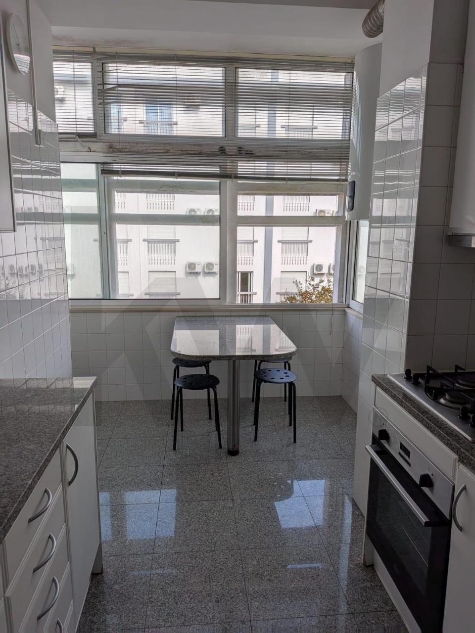Apartamento T3 no Coração da Cidade – Oportunidade Única para Investidores ou Habitação Familiar