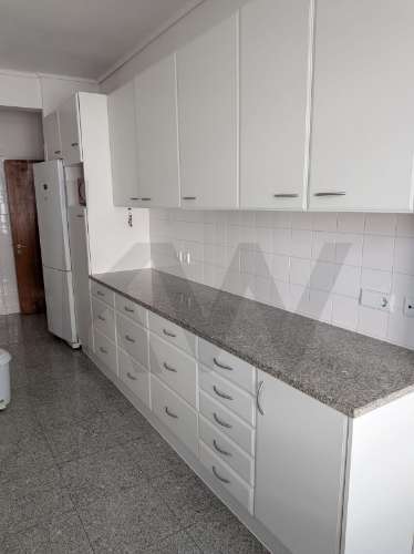 Apartamento T3 no Coração da Cidade – Oportunidade Única para Investidores ou Habitação Familiar