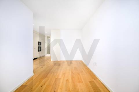 Apartamento T1+1 DUPLEX  em frente ao Hospital Santo António