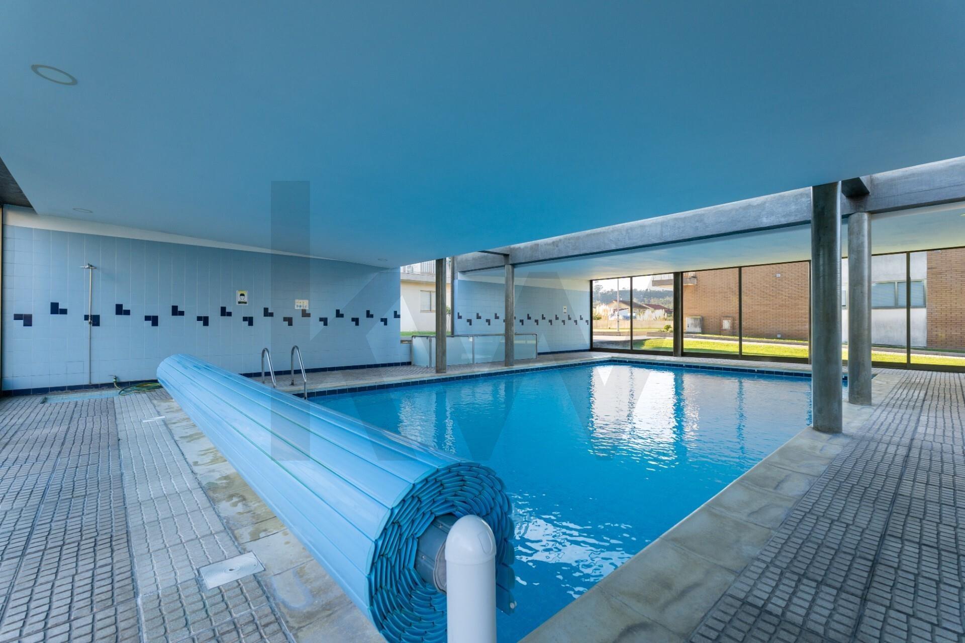 ✨ Apartamento T2 Como Novo | Condomínio Fechado com Piscina Aquecida | Trelazé Village Private✨