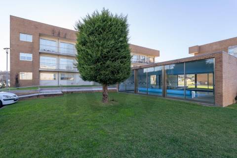 ✨ Apartamento T2 Como Novo | Condomínio Fechado com Piscina Aquecida | Trelazé Village Private✨