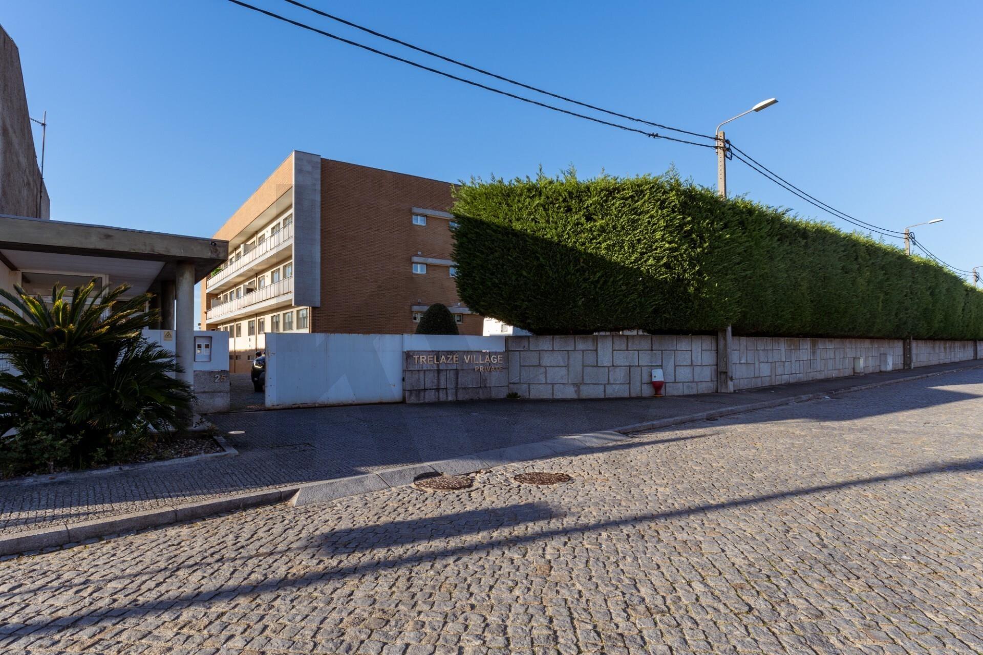 ✨ Apartamento T2 Como Novo | Condomínio Fechado com Piscina Aquecida | Trelazé Village Private✨