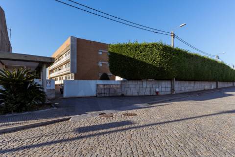 ✨ Apartamento T2 Como Novo | Condomínio Fechado com Piscina Aquecida | Trelazé Village Private✨