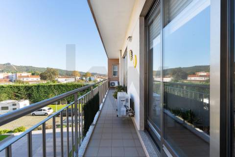 ✨ Apartamento T2 Como Novo | Condomínio Fechado com Piscina Aquecida | Trelazé Village Private✨