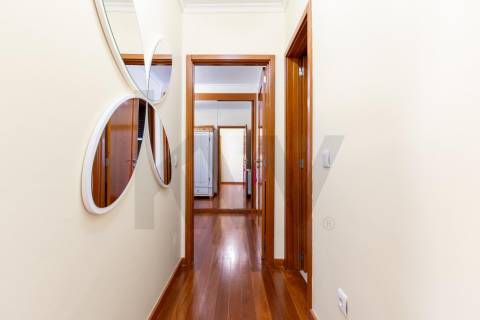 ✨ Apartamento T2 Como Novo | Condomínio Fechado com Piscina Aquecida | Trelazé Village Private✨