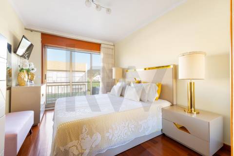 ✨ Apartamento T2 Como Novo | Condomínio Fechado com Piscina Aquecida | Trelazé Village Private✨