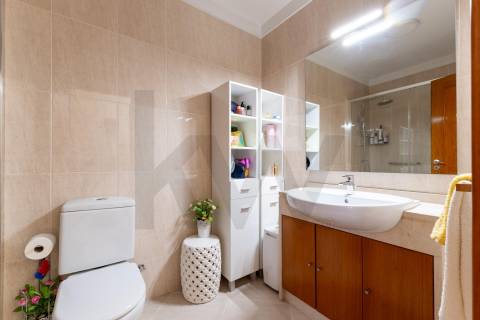 ✨ Apartamento T2 Como Novo | Condomínio Fechado com Piscina Aquecida | Trelazé Village Private✨