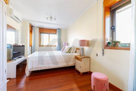 ✨ Apartamento T2 Como Novo | Condomínio Fechado com Piscina Aquecida | Trelazé Village Private✨