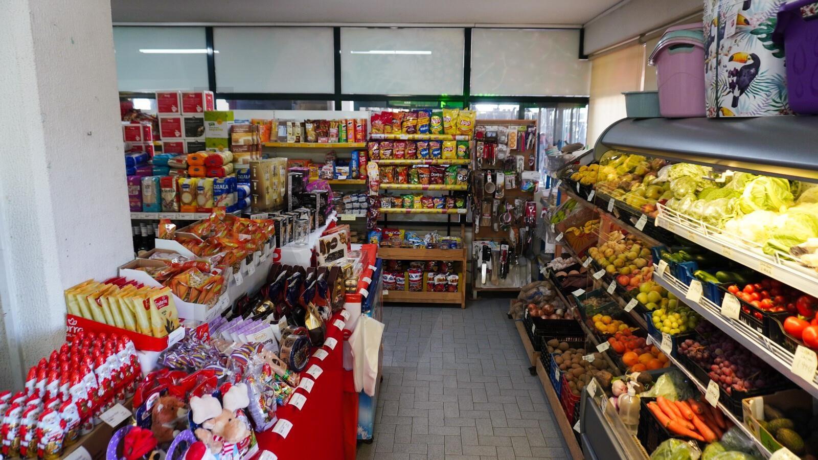 TRESPASSE | Minimercado em Nine: Negócio Consolidado, Chave na Mão, com Faturação Comprovada