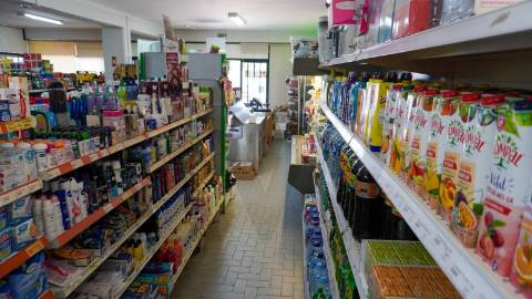 TRESPASSE | Minimercado em Nine: Negócio Consolidado, Chave na Mão, com Faturação Comprovada