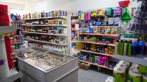 TRESPASSE | Minimercado em Nine: Negócio Consolidado, Chave na Mão, com Faturação Comprovada