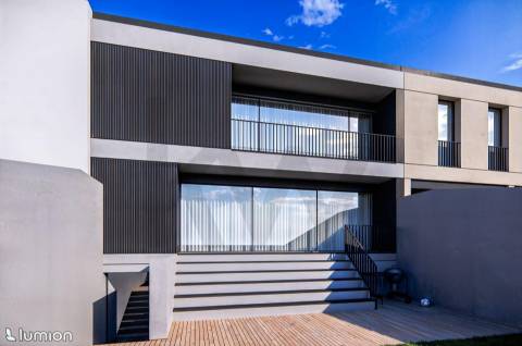 Moradia T3+1 em Construção em  Folgosa