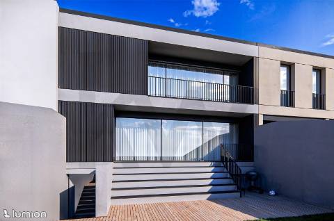 Moradia T3+1 em Construção em  Folgosa
