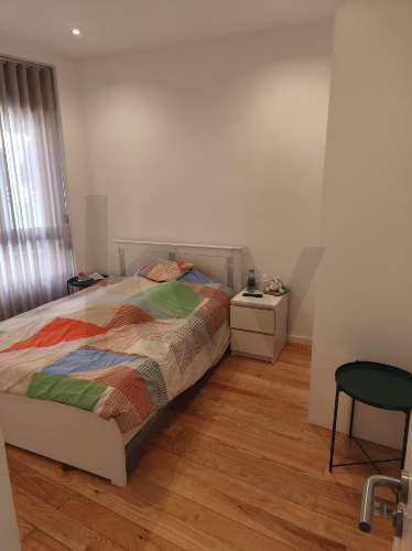 Moradia T4+1 com jardim junto à Areosa