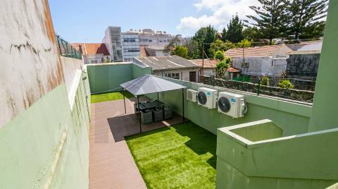 Moradia T4+1 com jardim junto à Areosa