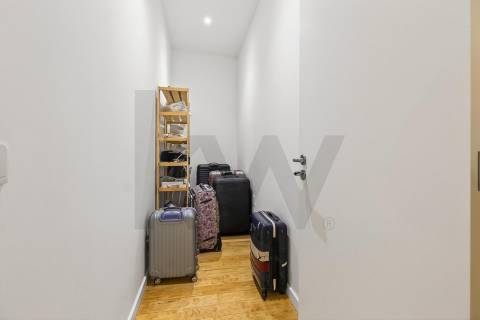 Moradia T4+1 com jardim junto à Areosa