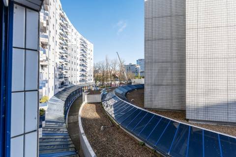 Apartamento T3 com varanda e lugar de garagem na R. Calouste Gulbenkian, no Porto