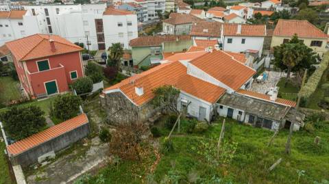 Moradia para restauro em Vila Praia de Âncora