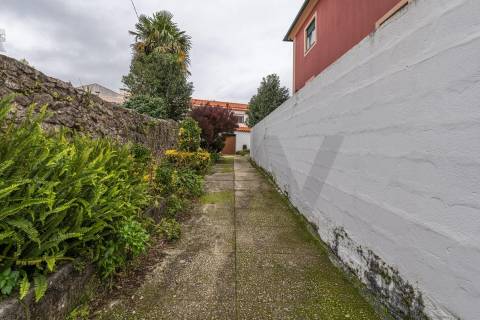 Moradia para restauro em Vila Praia de Âncora