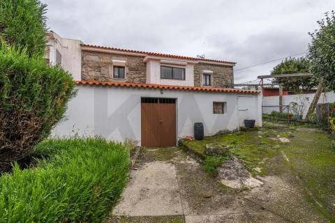 Moradia para restauro em Vila Praia de Âncora