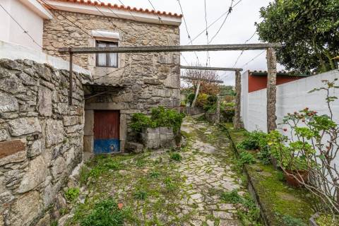 Moradia para restauro em Vila Praia de Âncora