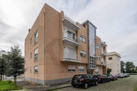 Apartamento T3 com terraço privativo em Viana do Castelo