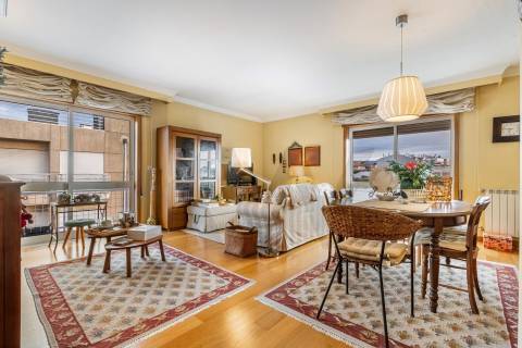 Apartamento T3 com terraço privativo em Viana do Castelo